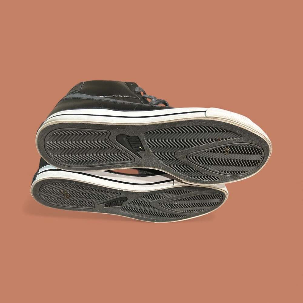 Nike - Picture 6 of 6